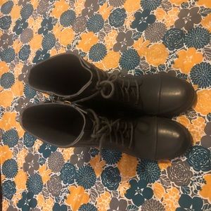 Steve Madden Combat Rainboots